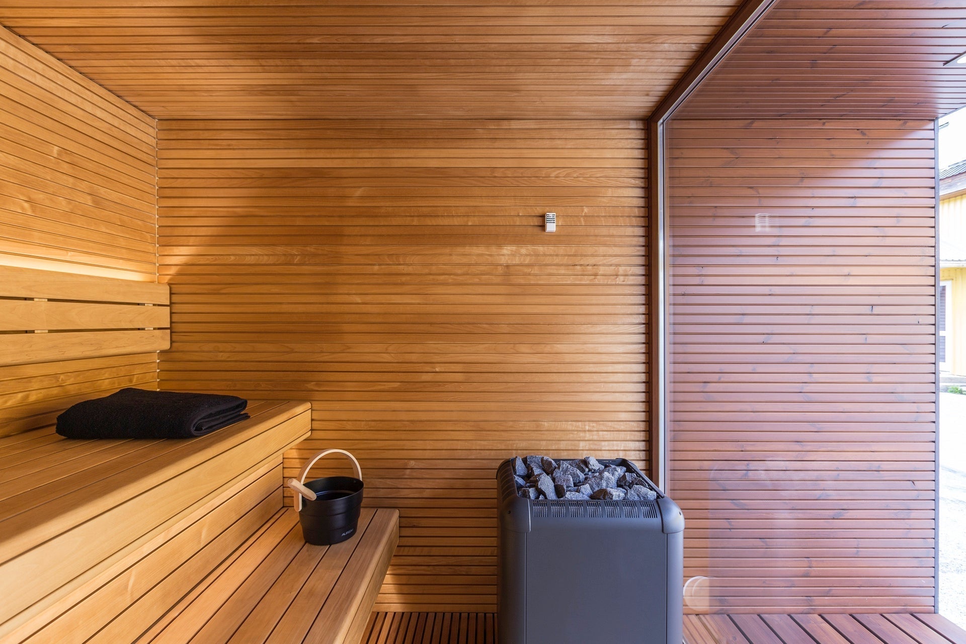 Auroom Natura 5 Person Backyard Premium Sauna