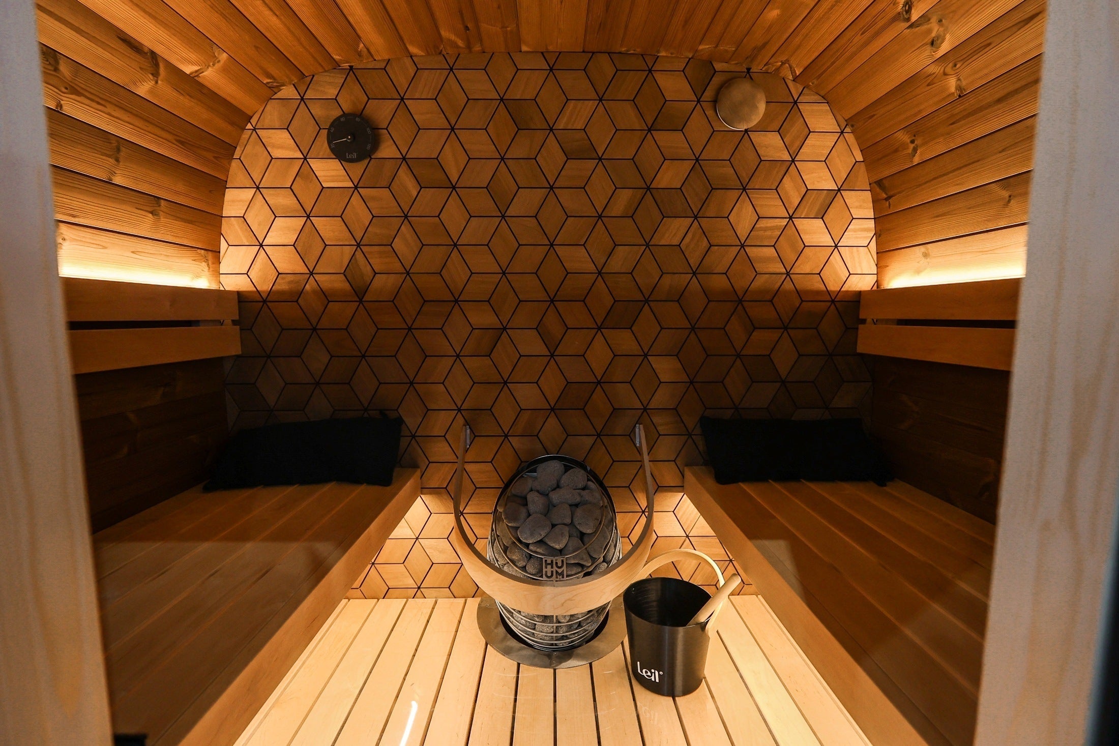 Leil Black Cube Premium outdoor sauna for 4 people – high-end traditional wood sauna cabin with minimalist cube architecture for home wellness and relaxation