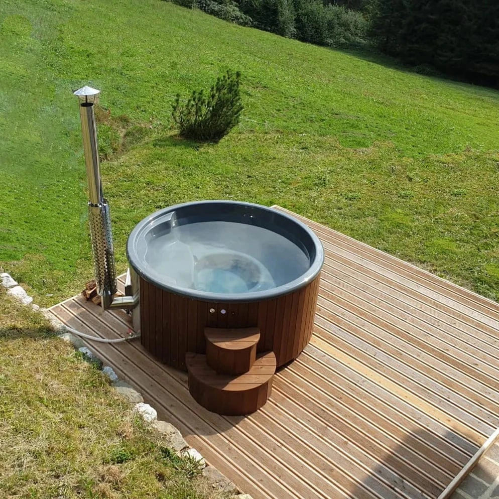 Soak-Series Model S4N wood-burning outdoor hot tub for up to 6 persons, premium natural wood luxury spa by SaunaLife