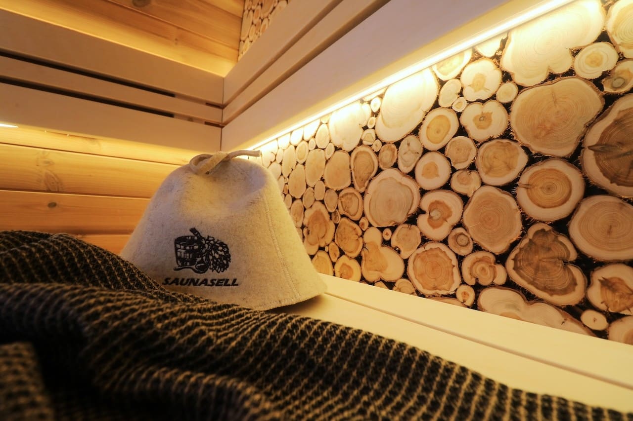Outdoor Leil Round Cube Sauna for 4–5 Users, Luxury Compact Backyard Sauna Kit with High-End Natural Timber Construction