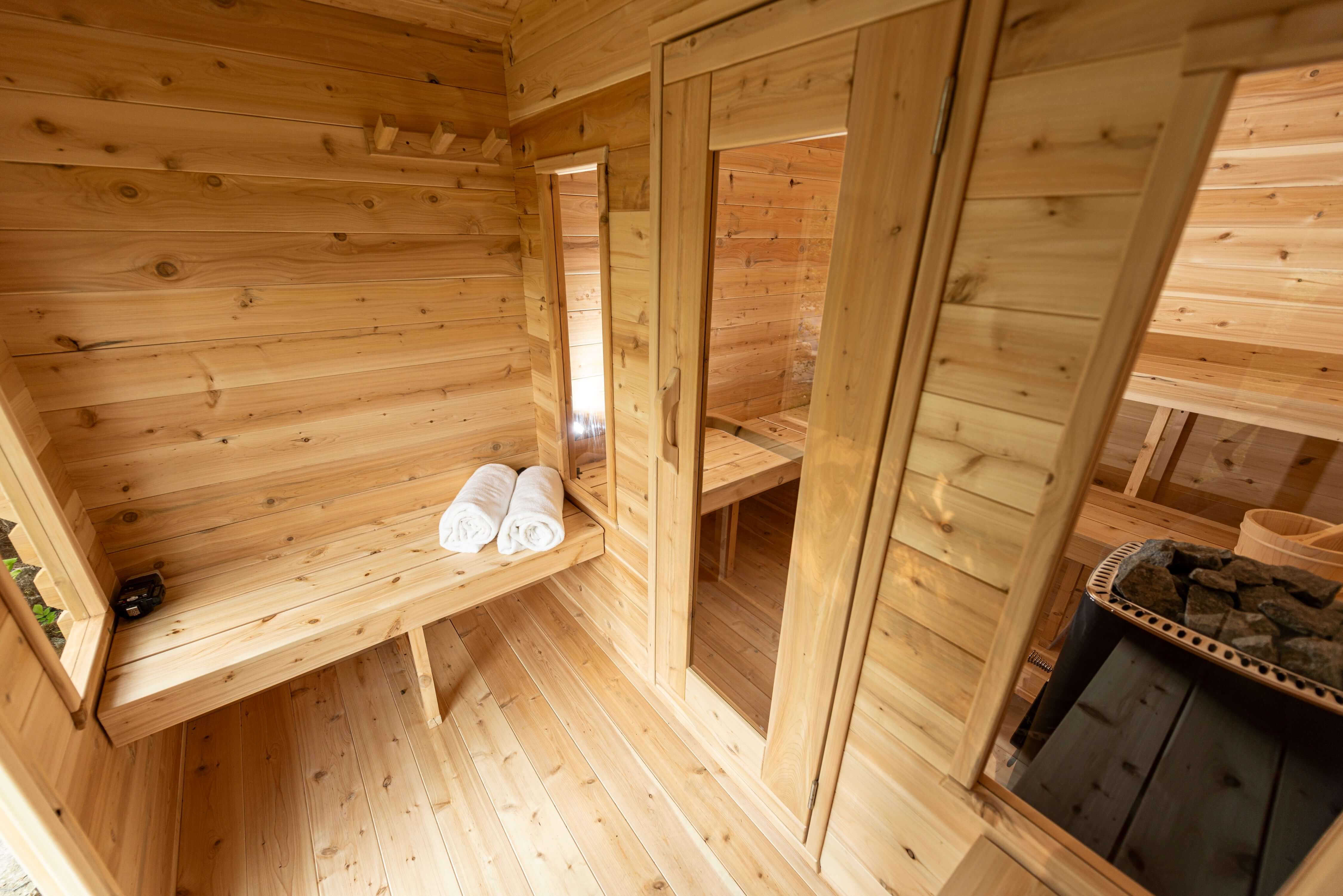 Dundalk CT Georgian 6 Person Outdoor Sauna with Changeroom