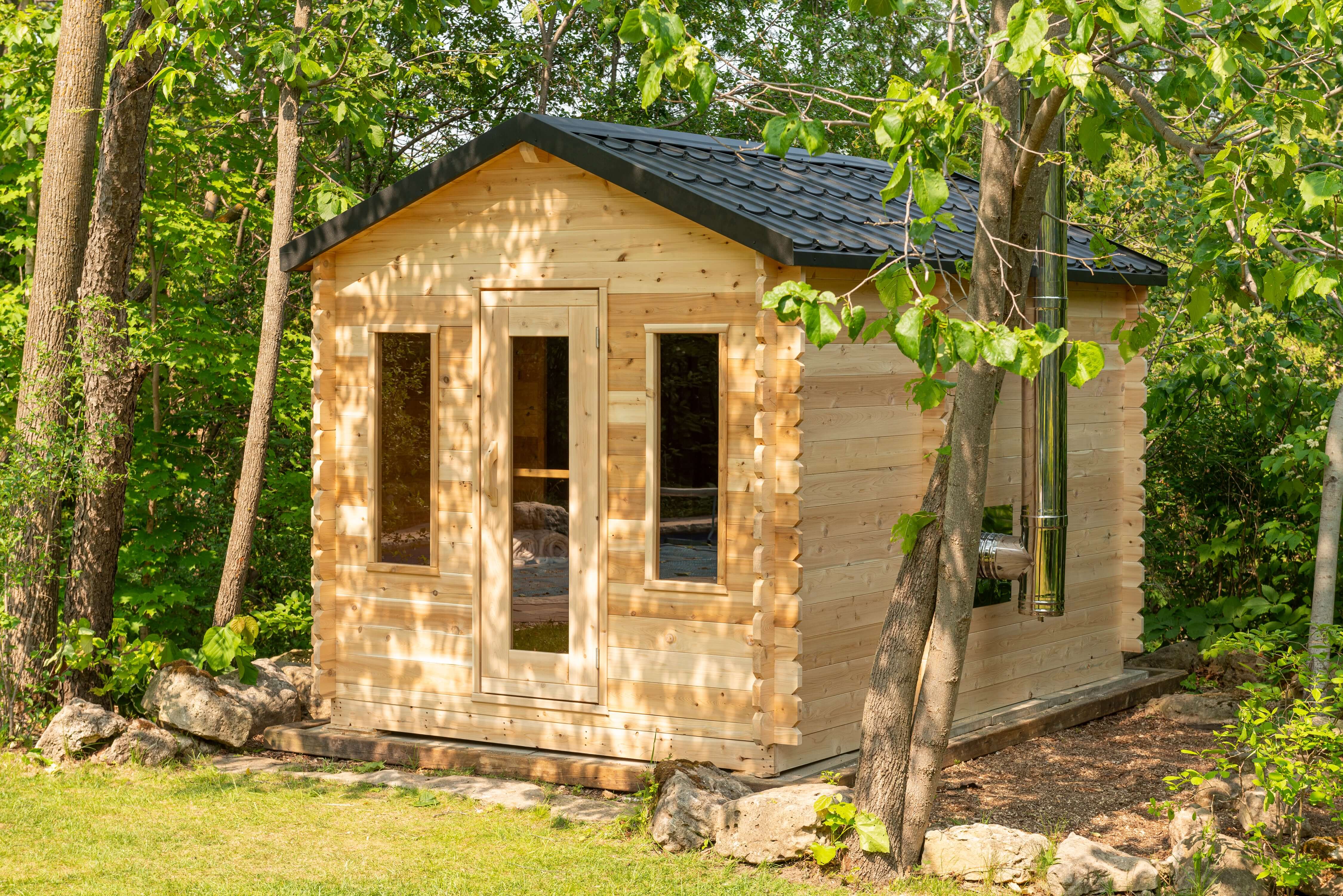 Dundalk CT Georgian 6 Person Outdoor Sauna with Changeroom