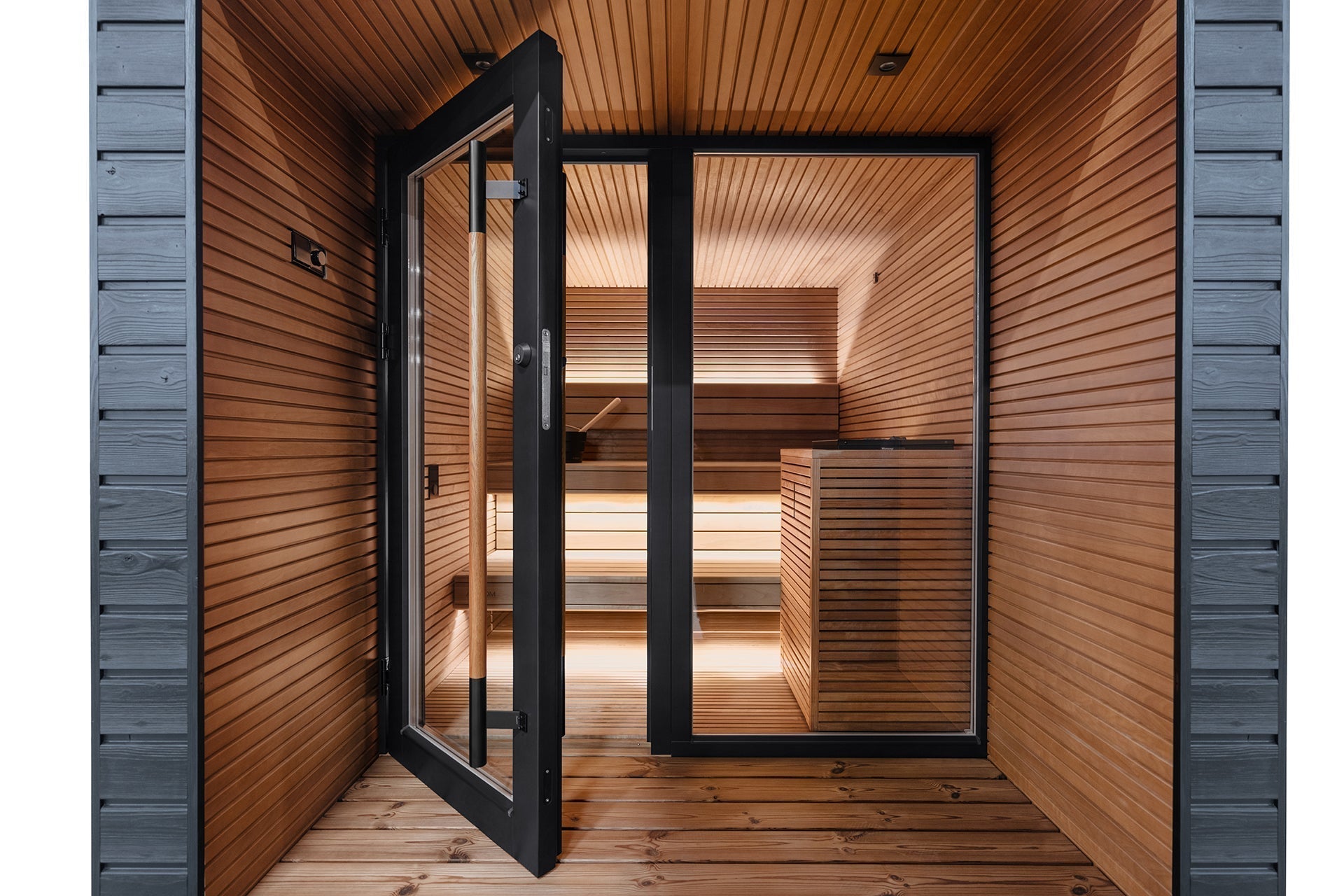 Outdoor Auroom Arti sauna inspired by Natura model design