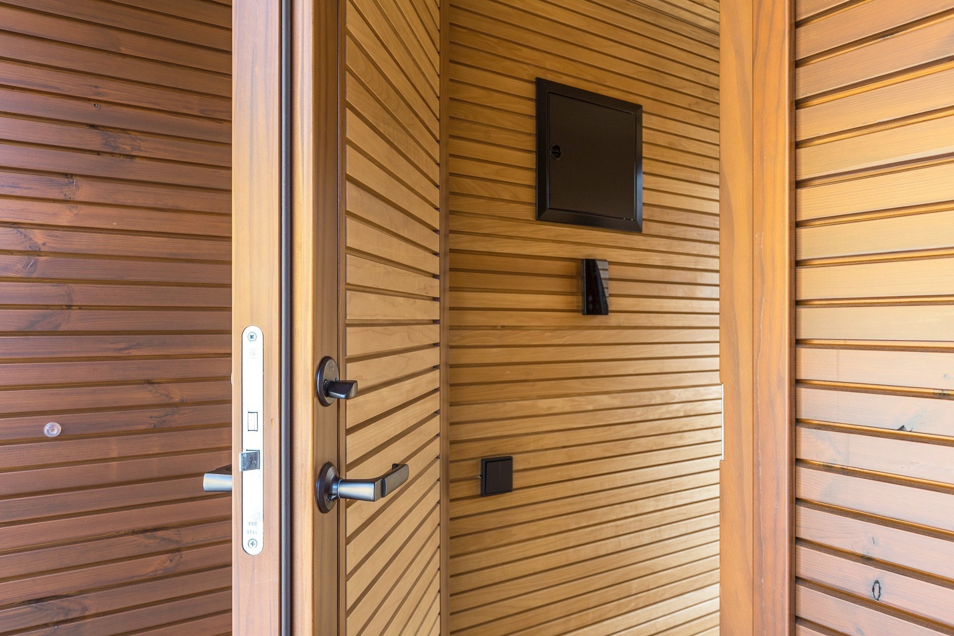 Auroom Natura Modern Outdoor Wellness Sauna Room