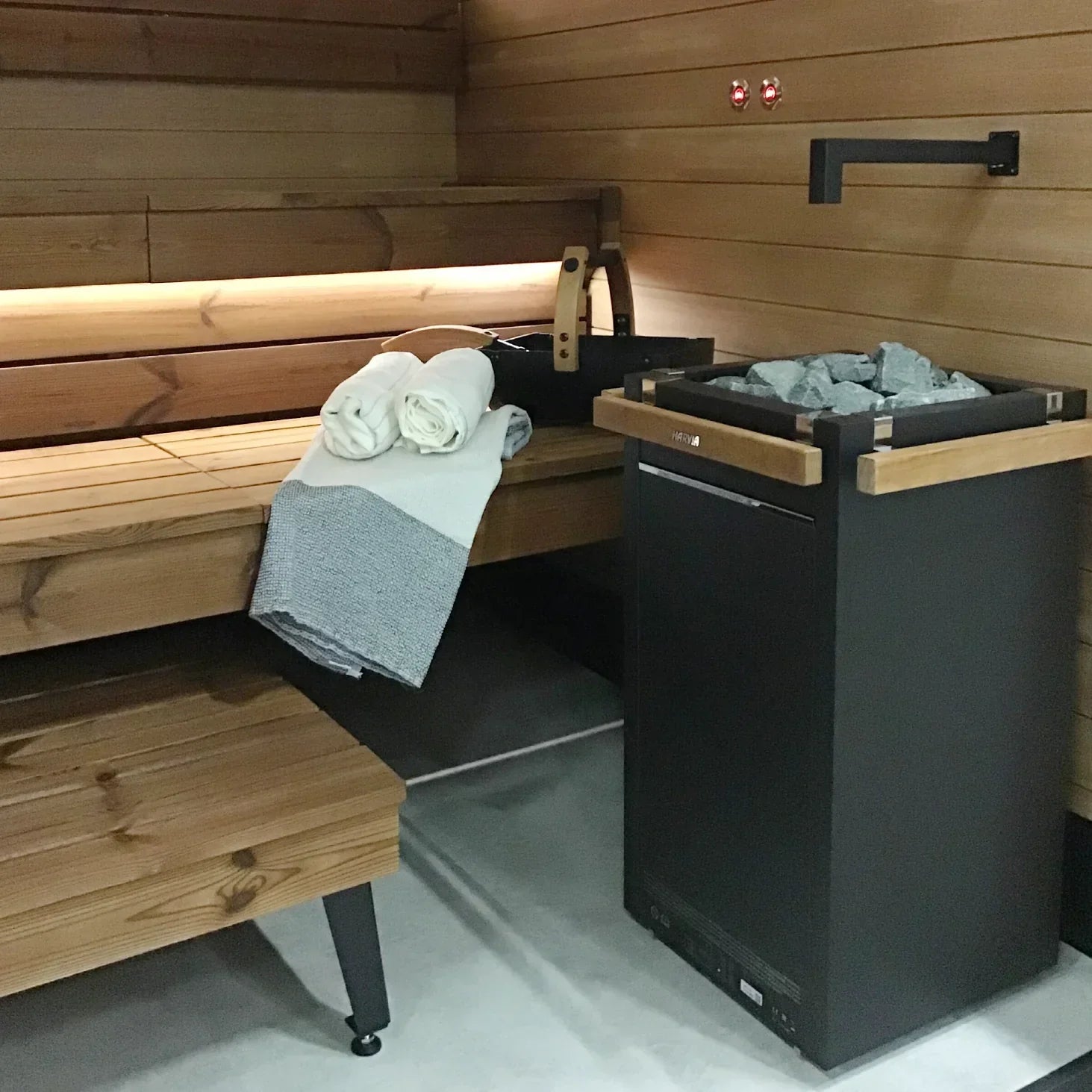 Harvia Virta HL110E 10.5kW Electric Sauna Heater Package with Xenio Control & Sauna Stones