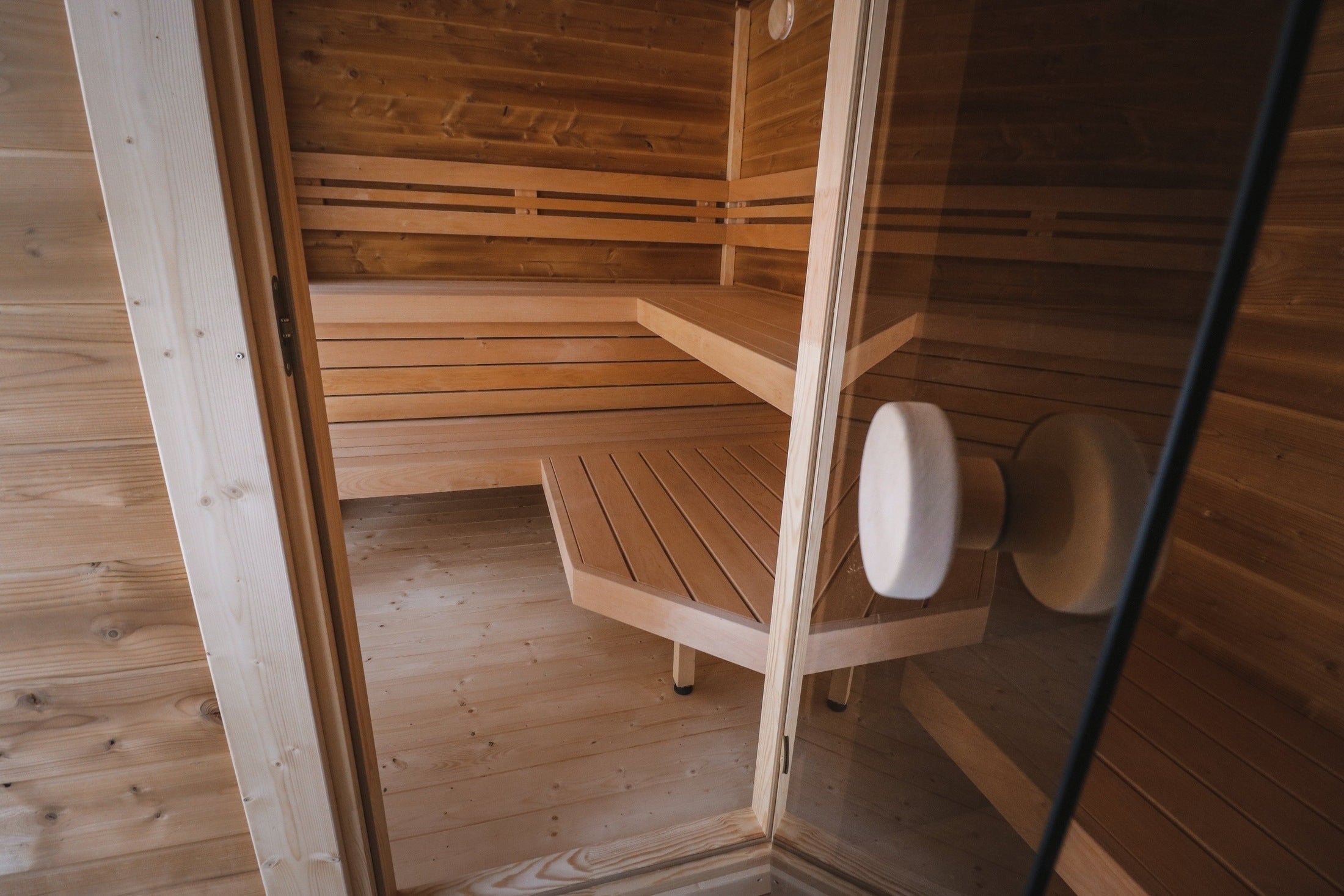 Leil Patio M Outdoor Wellness Sauna for 5 People with Changing Room, Durable ThermoWood Garden Cabin