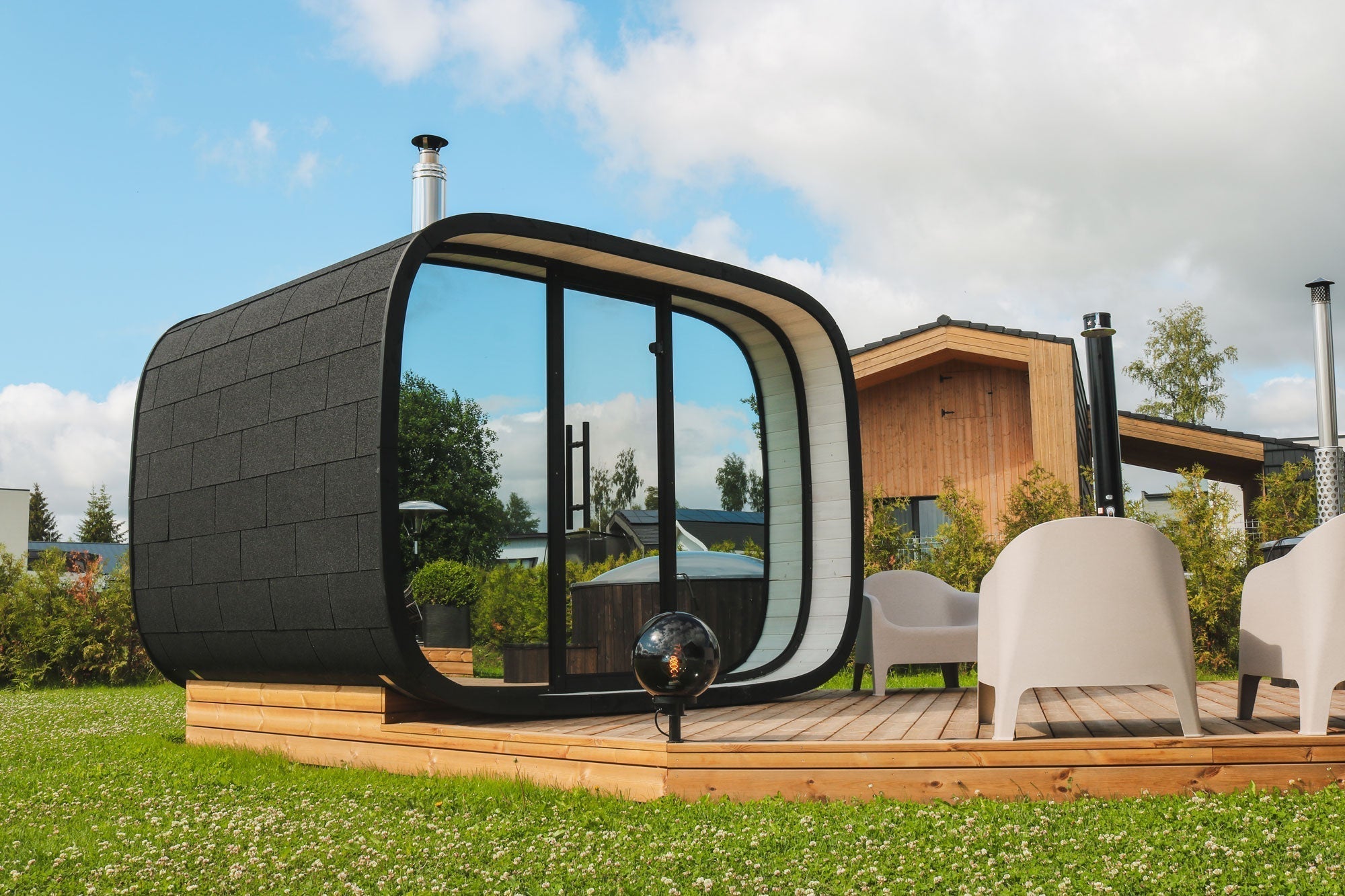 6-8 person outdoor sauna ThermoWood backyard sauna cabin Leil Round Cube