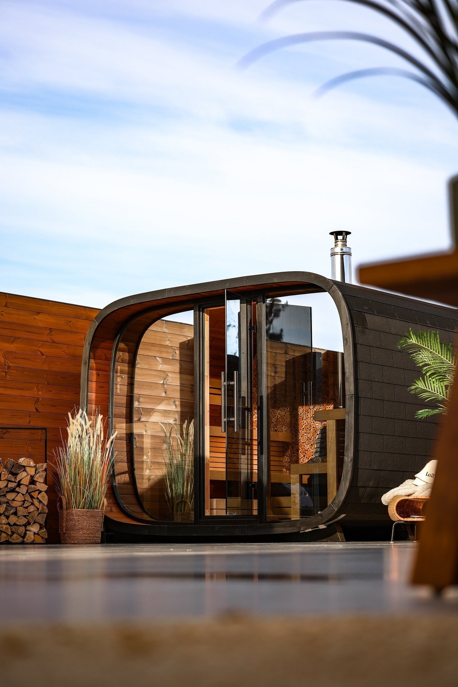 luxury 6 person outdoor sauna cabin