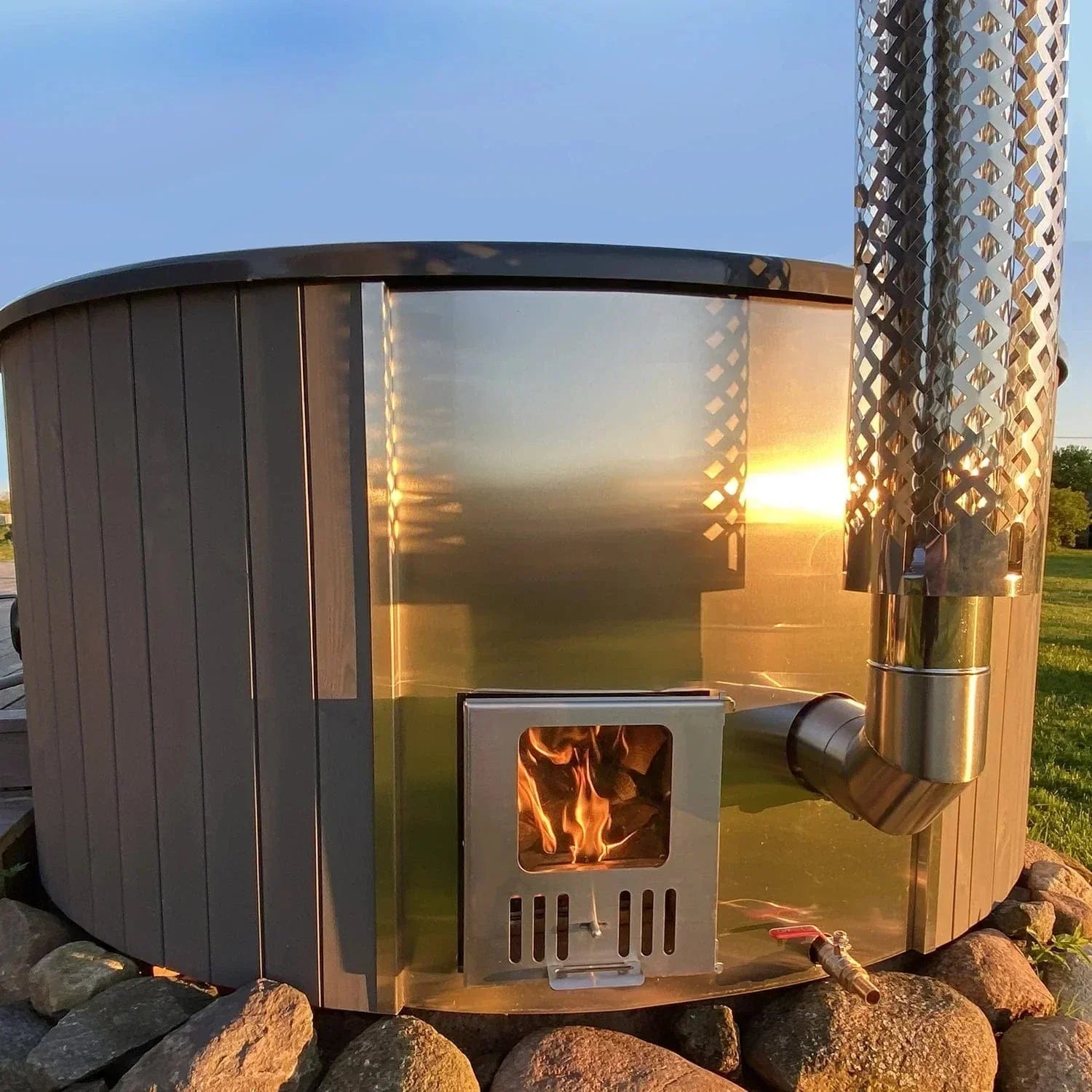 SaunaLife SOAK-Series S4N home wood-fired hot tub, outdoor 6-person capacity soaking tub with natural wood design