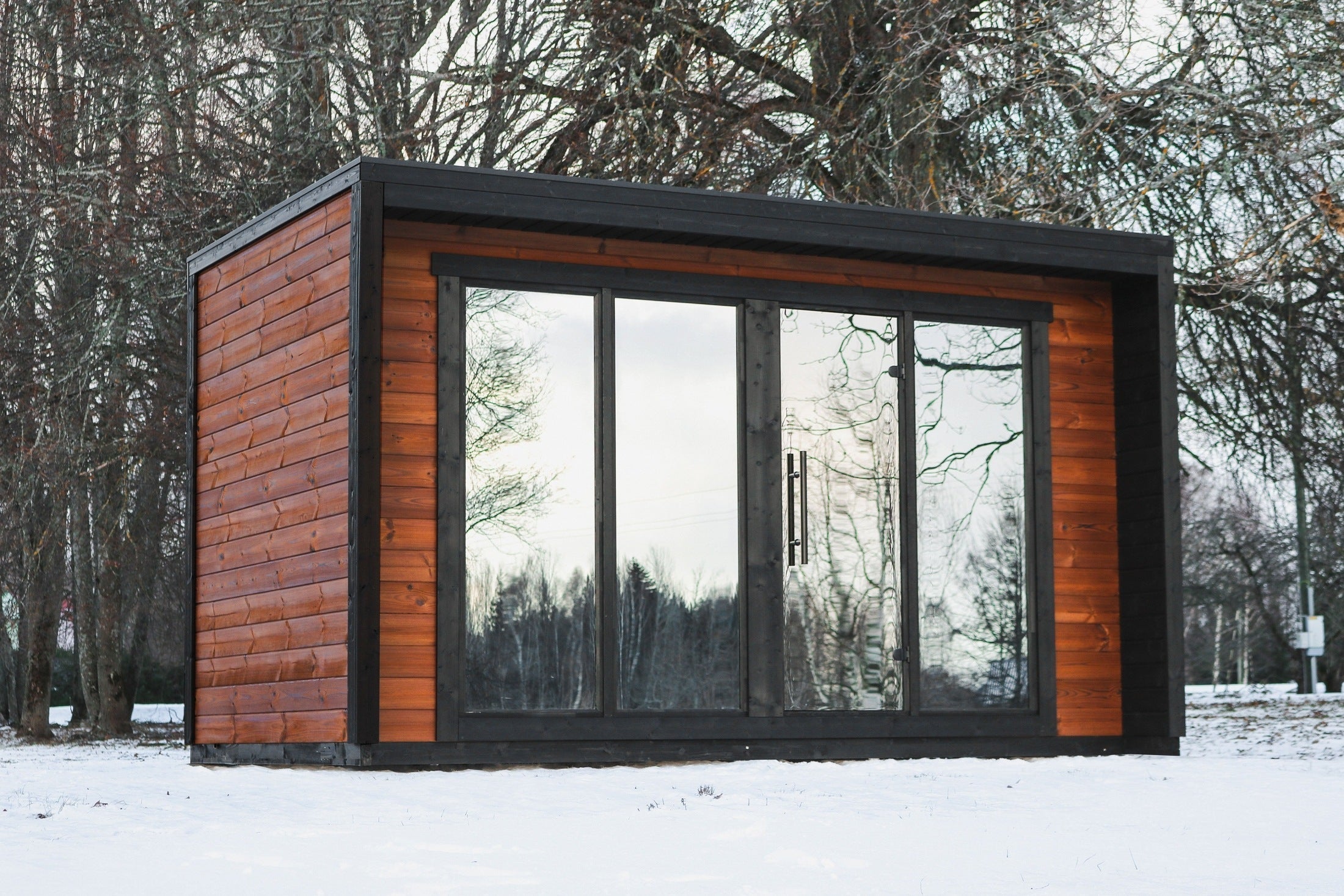 Leil Patio L 5 Person Outdoor ThermoWood Sauna with Spacious Changing Room for Home Outdoor Spa Experience