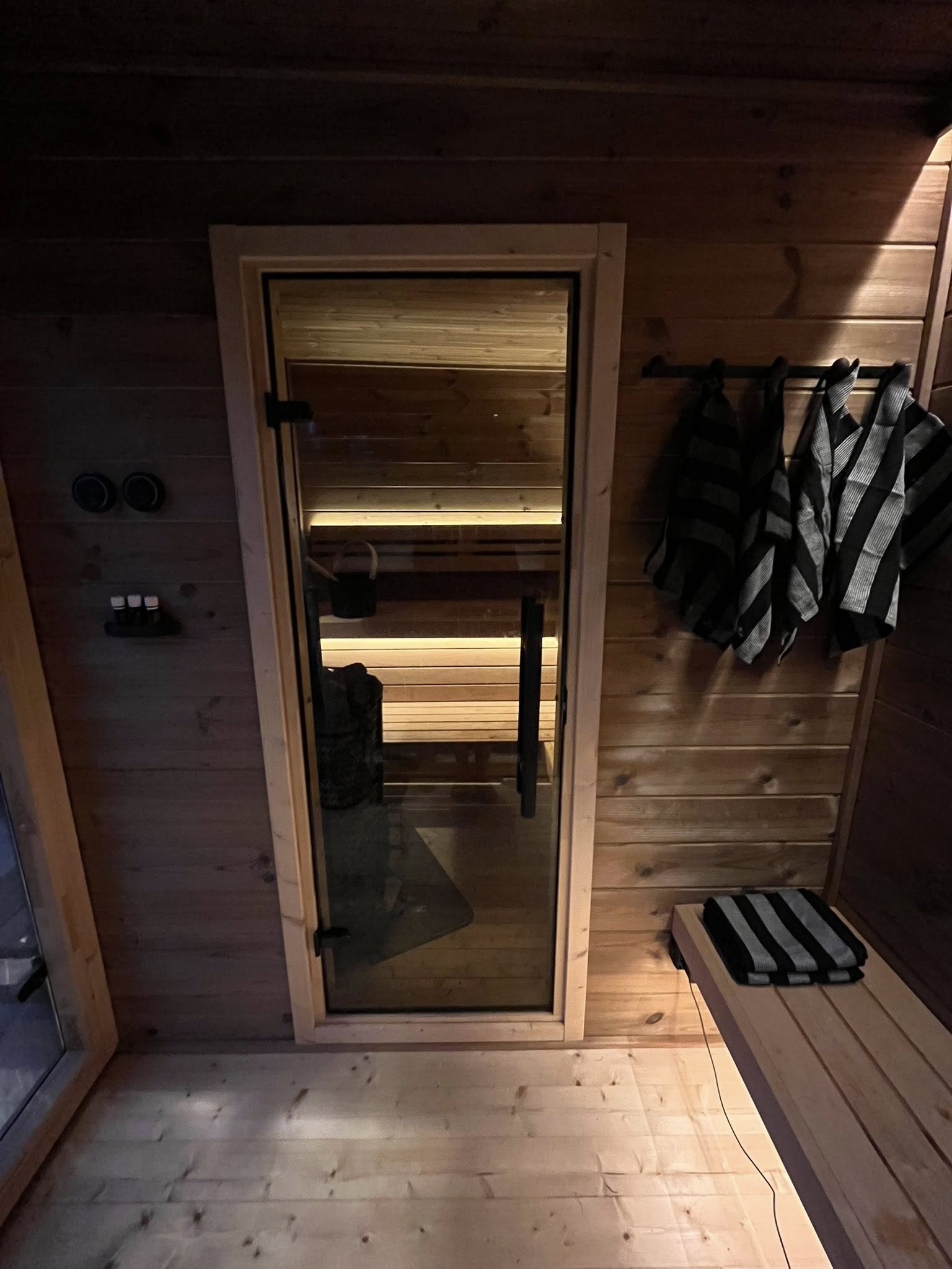 Leil Patio L Plus 5 Person Outdoor Sauna Kit, ThermoWood Scandinavian backyard wellness sauna