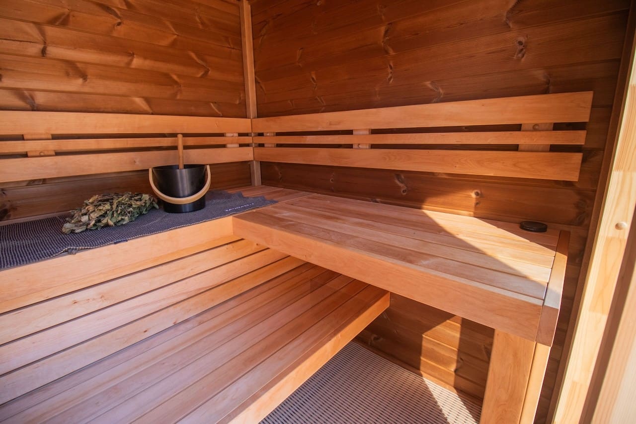 4 person backyard sauna kit Leil Patio XS in high-quality wood, outdoor home sauna for relaxation, recovery, and wellness