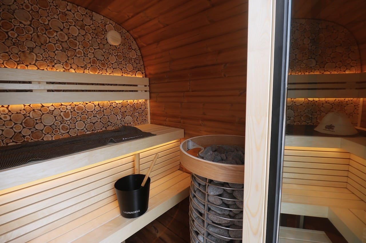 Leil Compact Outdoor Sauna for 4–5 People, Round Cube Nordic Backyard Sauna with Luxury Craftsmanship and Contemporary Design